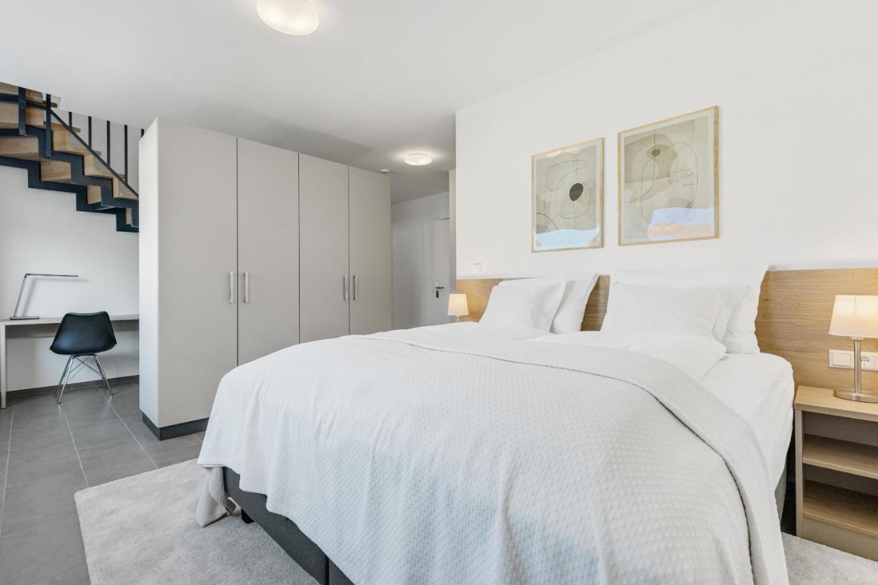 Empire Living: Denzlingen Marktplatz Bagian luar foto