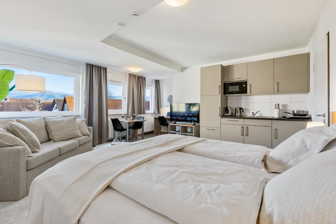 Empire Living: Denzlingen Marktplatz Bagian luar foto