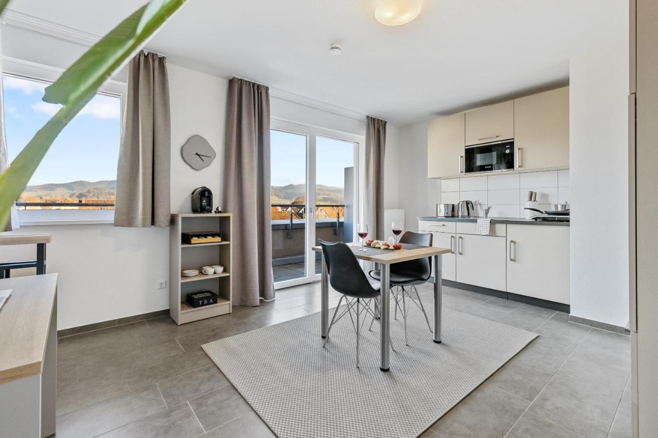 Empire Living: Denzlingen Marktplatz Bagian luar foto