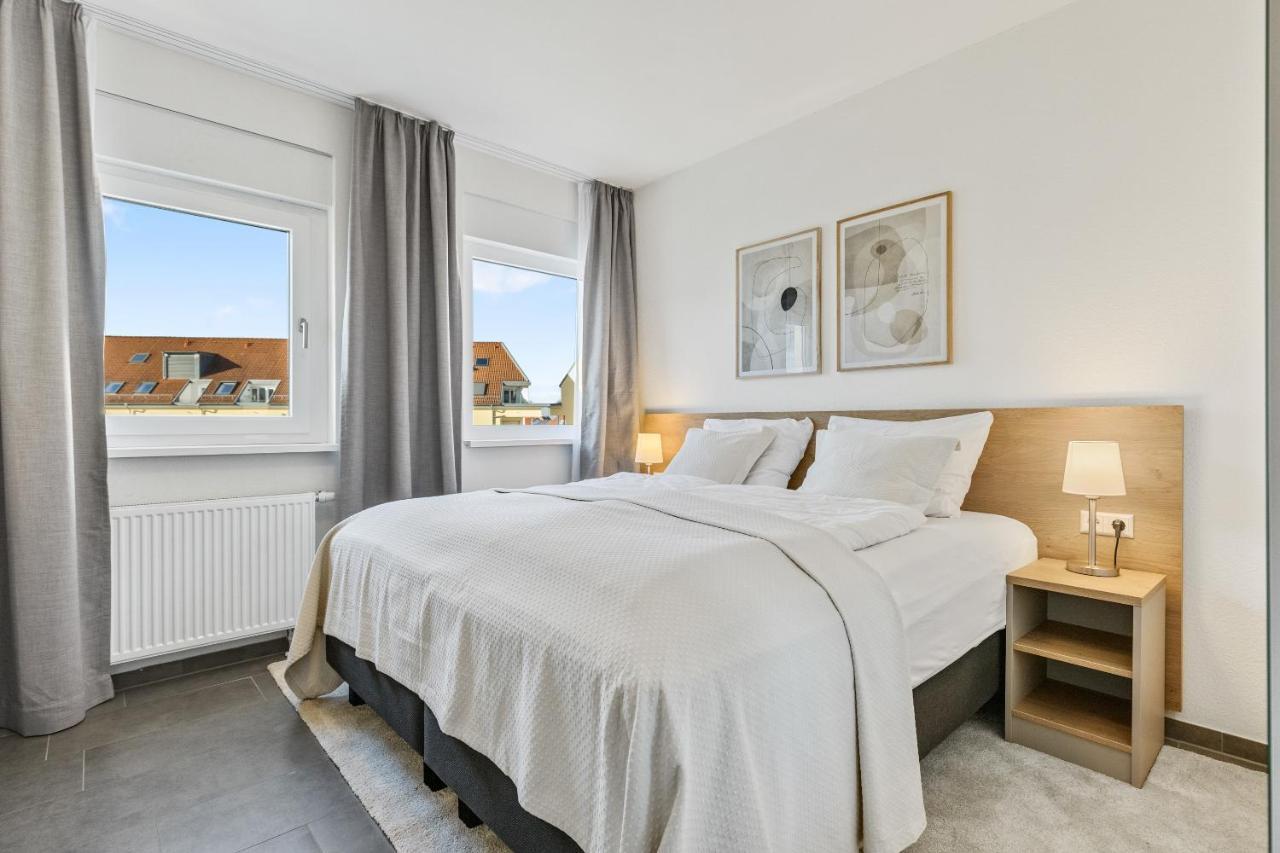 Empire Living: Denzlingen Marktplatz Bagian luar foto